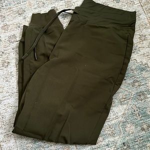 Mandala scrub jogger